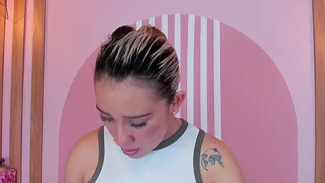 Lannajansen online show from March 2026 01:32:02 PM