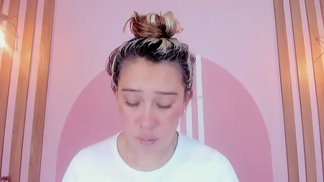 Lannajansen online show from March 2026 01:39:01 PM