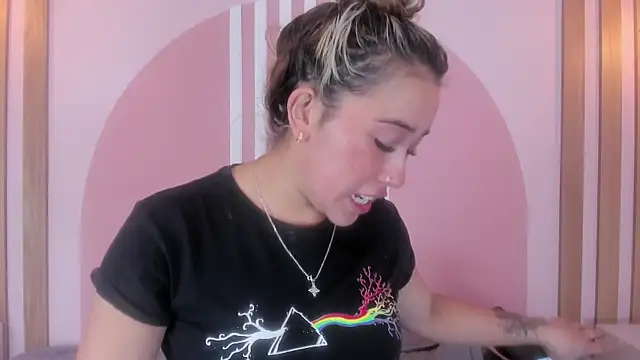 Lannajansen online show from March 2026 01:08:01 PM