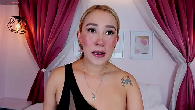 Lannajansen online show from April 2026 02:21:01 PM