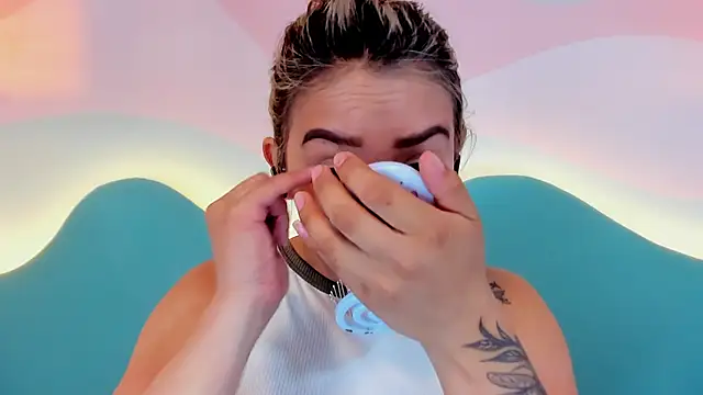 Lannajansen online show from December 2025 01:46:02 PM