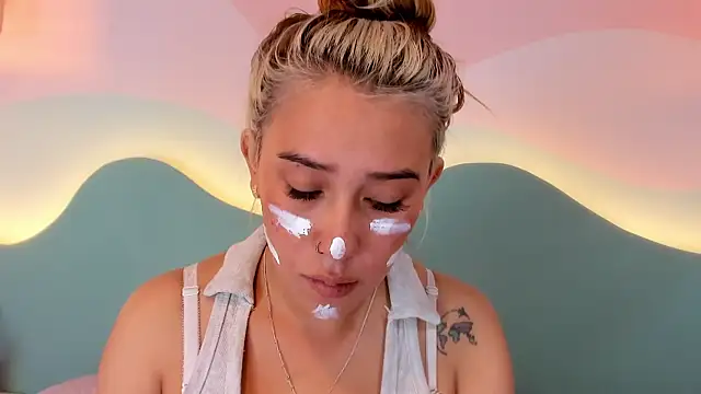 Lannajansen online show from January 2026 03:15:01 PM