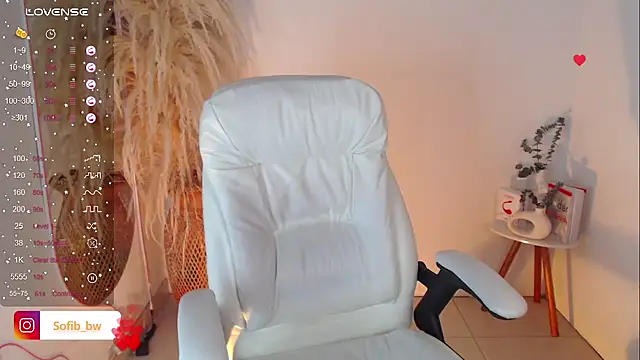 Snapshot of Sofi_BBW chatting on November 2025 12:42:02 PM Sofi BBW online show from November 2025 12:42:02 PM