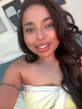 Snapshot of RachelRusso chatting on February 2025 06:14:02 AM RachelRusso online show from February 2025 06:14:02 AM