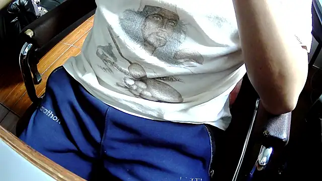 Snapshot of Andre16c chatting on October 2025 09:38:02 PM Andre16c online show from October 2025 09:38:02 PM