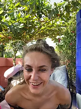 White Lu online show from February 2026 02:22:01 AM