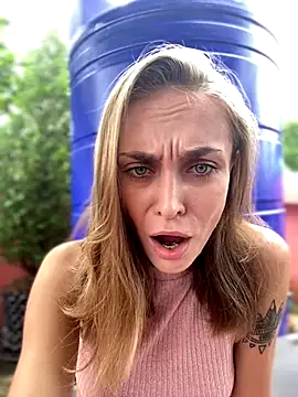 White Lu online show from November 2025 02:11:01 AM