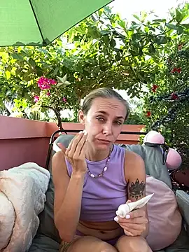 White Lu online show from January 2026 02:07:01 AM