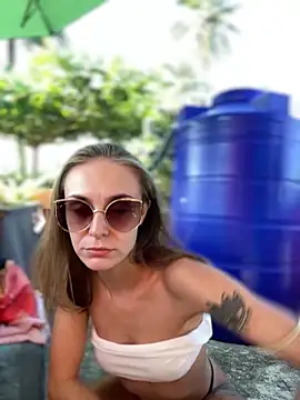 White Lu online show from December 2025 02:27:02 AM