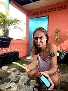 White Lu online show from November 2025 02:04:02 AM