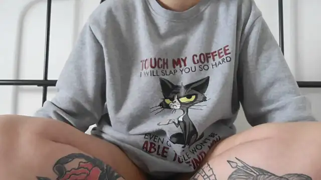 bunnyfox420 online show from April 2026 04:01:01 PM