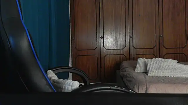 bunnyfox420 online show from December 2025 06:10:02 PM