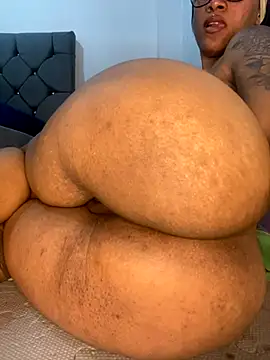 Snapshot of Charlotte_bronxxx chatting on October 2025 08:32:02 PM Charlotte bronxxx online show from October 2025 08:32:02 PM