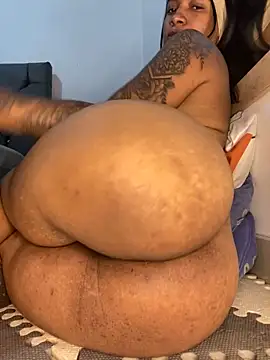 Snapshot of Charlotte_bronxxx chatting on October 2025 09:18:01 PM Charlotte bronxxx online show from October 2025 09:18:01 PM