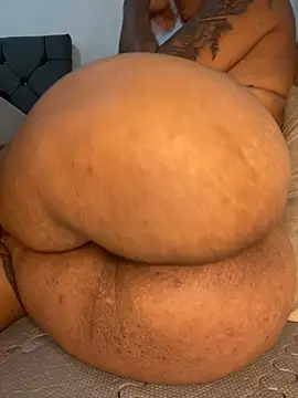 Snapshot of Charlotte_bronxxx chatting on November 2025 05:27:01 PM Charlotte bronxxx online show from November 2025 05:27:01 PM