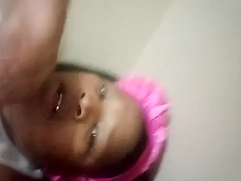 Yonie21 online show from October 2025 08:32:02 PM