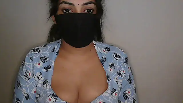 Snapshot of Reddy_Trisha chatting on February 2026 04:33:01 AM Reddy Trisha online show from February 2026 04:33:01 AM