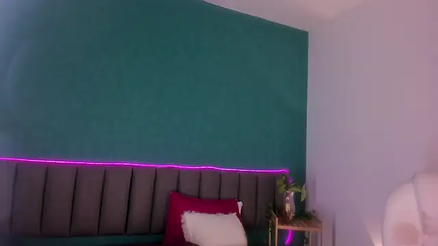 AriaMoonLight online show from September 2025 12:01:02 PM