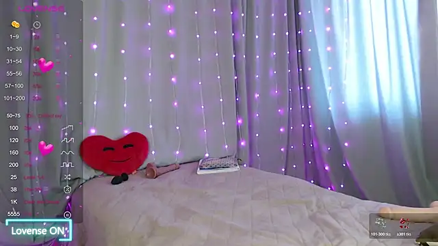 Snapshot of DaddysSluttyGirl2001 chatting on April 2026 06:48:01 AM DaddysSluttyGirl2001 online show from April 2026 06:48:01 AM