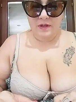 Snapshot of topina8 chatting on September 2025 11:27:01 AM topina8 online show from September 2025 11:27:01 AM