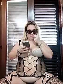 Snapshot of topina8 chatting on November 2025 12:21:02 PM topina8 online show from November 2025 12:21:02 PM