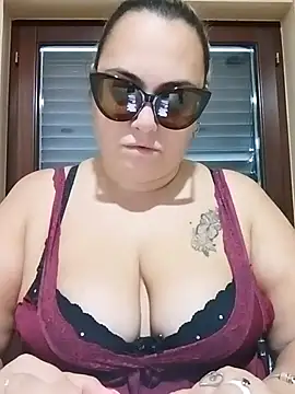 Snapshot of topina8 chatting on October 2025 05:52:01 AM topina8 online show from October 2025 05:52:01 AM