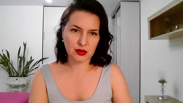 Victoria Glam online show from March 2026 03:48:01 PM