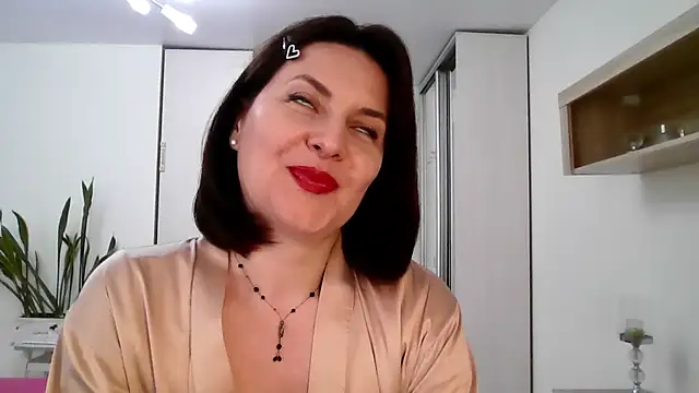 Victoria Glam online show from April 2026 02:51:01 PM