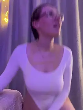 Molli Luv online show from October 2025 03:24:02 PM