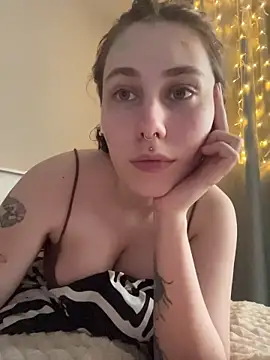 Molli Luv online show from April 2026 12:33:02 PM