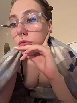 Molli Luv online show from November 2025 01:04:02 PM