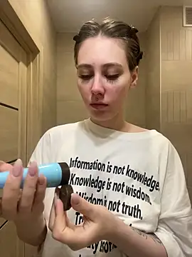 Molli Luv online show from November 2025 04:24:01 PM