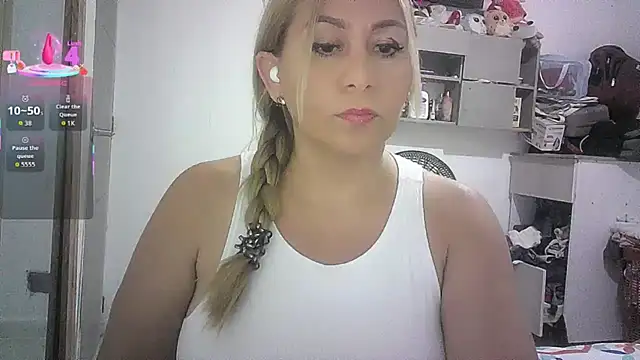 mariana0x online show from May 2026 09:02:02 PM
