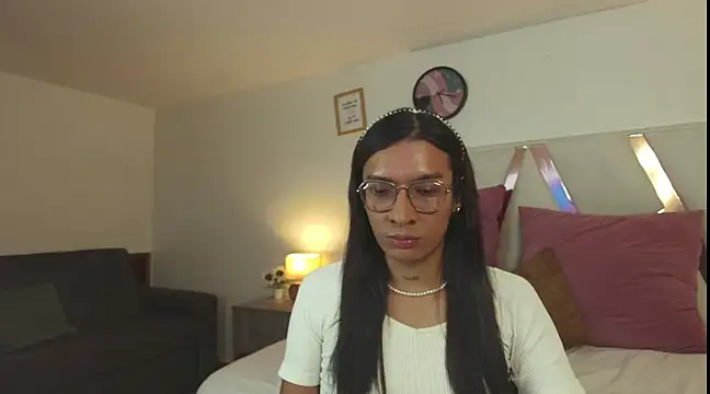 LauraaGomezz   online show from March 2025 01:43:01 AM