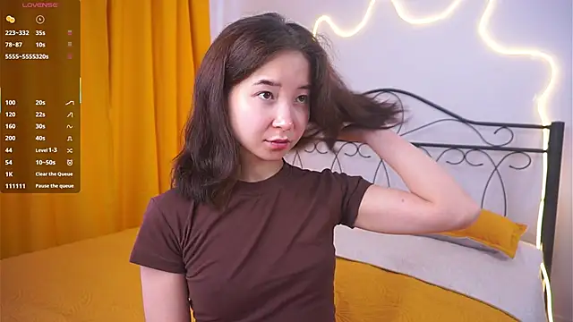 VeronaCritchlow online show from April 2026 07:54:01 AM