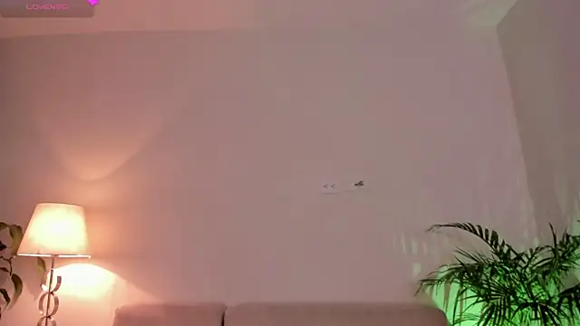 Hannah Jonhson online show from April 2026 03:47:01 AM