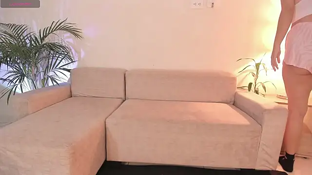 Hannah Jonhson online show from February 2026 04:01:01 AM