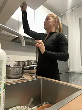 Donna Sun online show from February 2025 06:35:01 PM