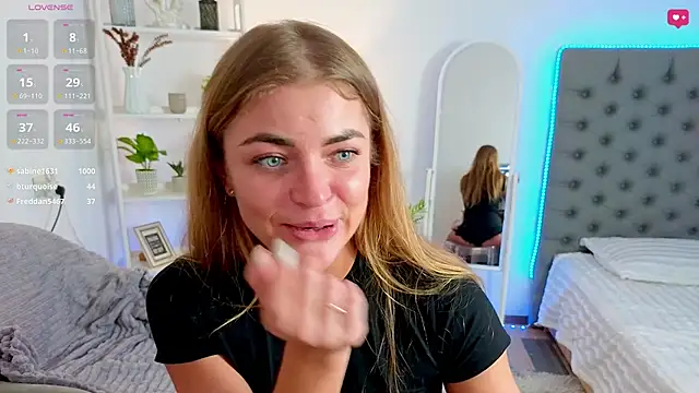 Donna Sun online show from March 2025 10:38:01 AM