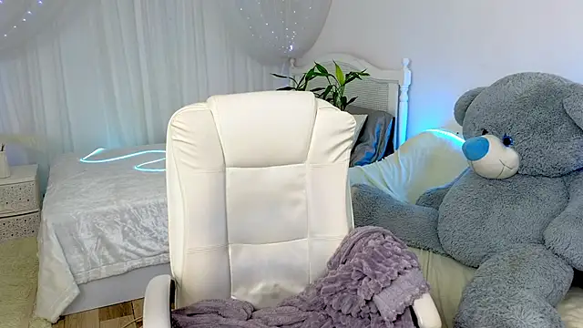 Donna Sun online show from March 2025 08:51:02 AM