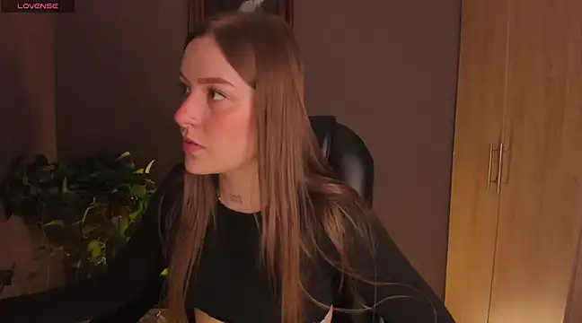 eilynxx online show from January 2025 12:17:02 AM