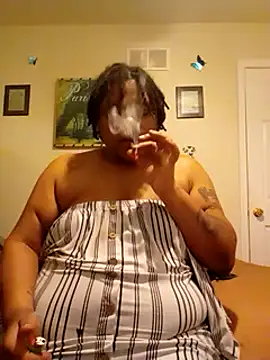 Snapshot of Big_BodyDee chatting on March 2025 04:17:02 AM Big BodyDee online show from March 2025 04:17:02 AM