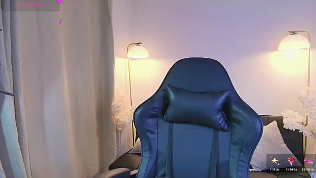 Victoria Collinns online show from April 2026 09:18:02 PM