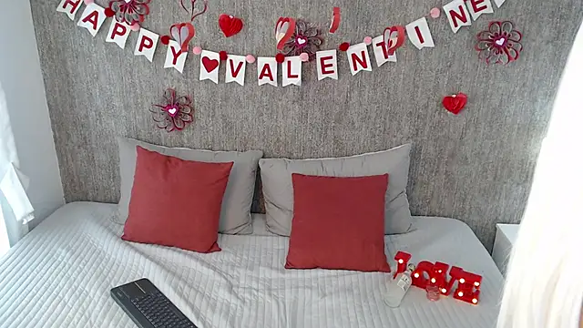 Snapshot of CattyMoon chatting on February 2025 07:44:01 PM CattyMoon online show from February 2025 07:44:01 PM