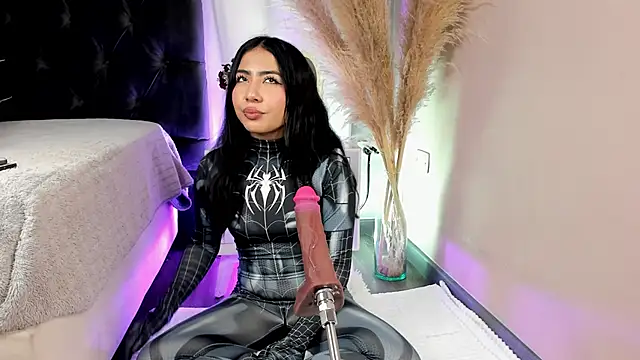 Snapshot of aniie_west chatting on September 2025 01:45:02 PM aniie west online show from September 2025 01:45:02 PM