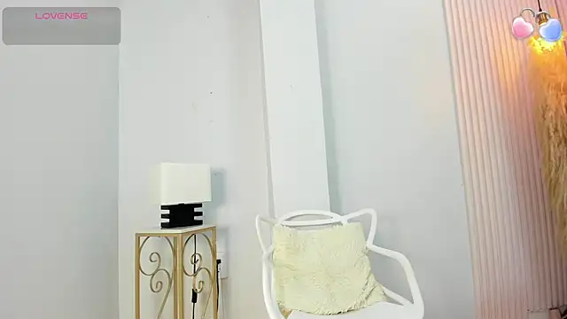 Snapshot of alana_rossetti chatting on May 2026 03:13:01 AM alana rossetti online show from May 2026 03:13:01 AM