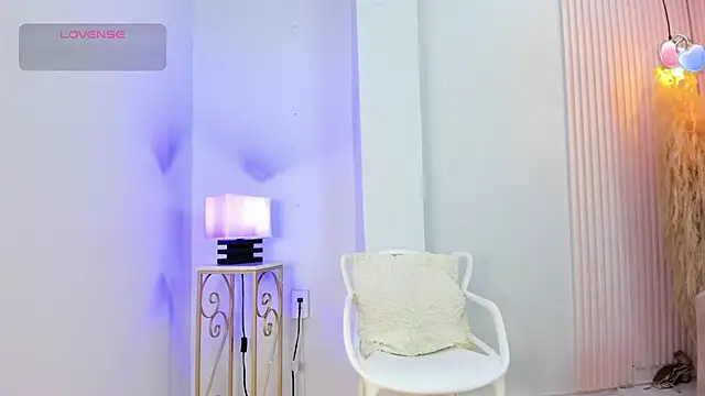 Snapshot of alana_rossetti chatting on June 2026 12:11:02 PM alana rossetti online show from June 2026 12:11:02 PM
