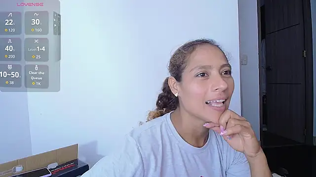 Snapshot of Zoedaniels chatting on October 2025 02:10:01 AM Zoedaniels online show from October 2025 02:10:01 AM