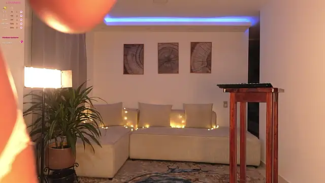 cinnamon crisss online show from February 2026 02:07:02 AM