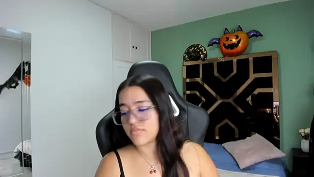 Billie Jhonson  online show from October 2025 07:02:01 PM